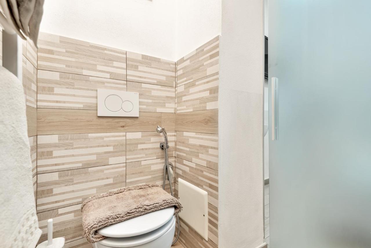 Alby Express Rooms 斯培西亚 外观 照片