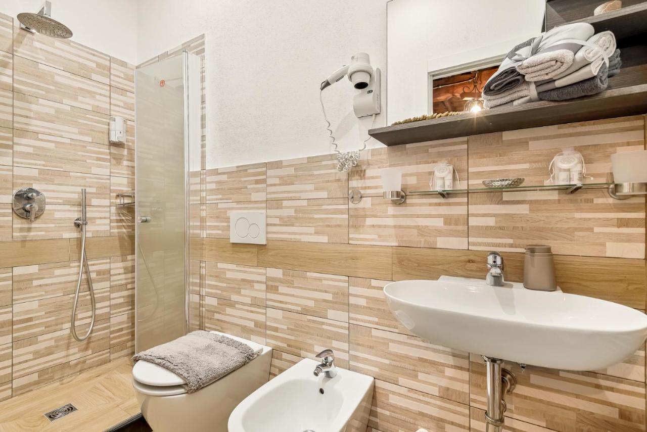 Alby Express Rooms 斯培西亚 外观 照片